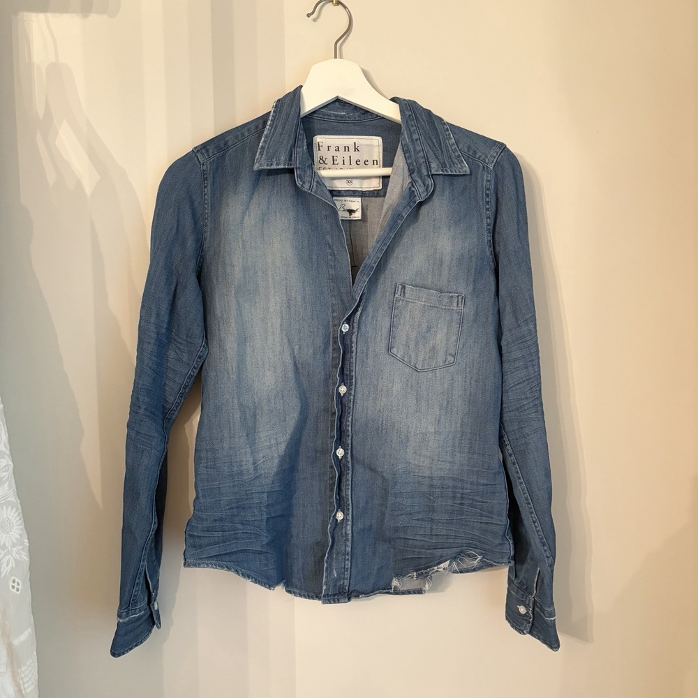 Women's Frank & Eileen Barry Famous Denim Shirt Distressed Wash Sz XS MSRP $268